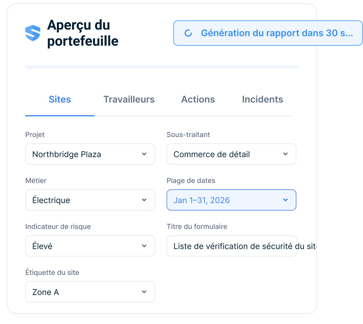 Un générateur de rapport d'aperçu de portefeuille produit un rapport en 30 secondes, avec des onglets pour chantiers, travailleurs, actions et incidents